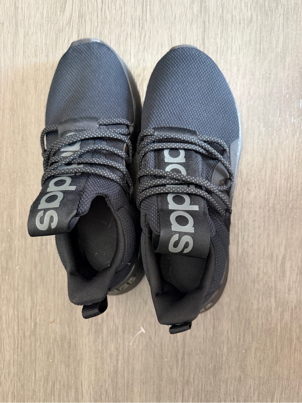 adidas Men's Black Mesh Athletic Sneakers with Reflective Laces size 8.5